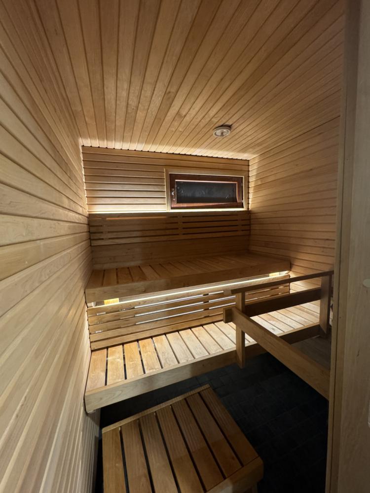 Kerrostalo asunnon sauna remontti