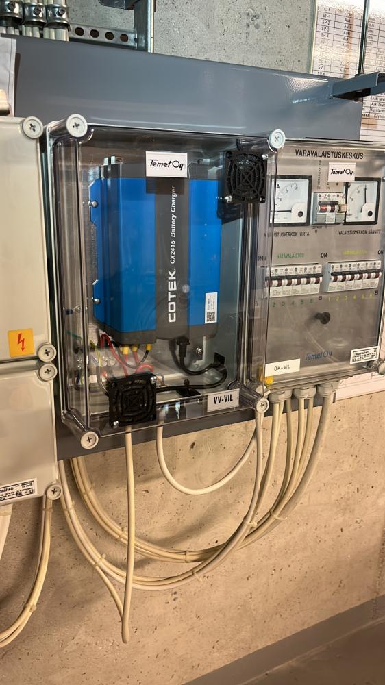 Voimakoneen uusi ylläpitolaturi vaihto