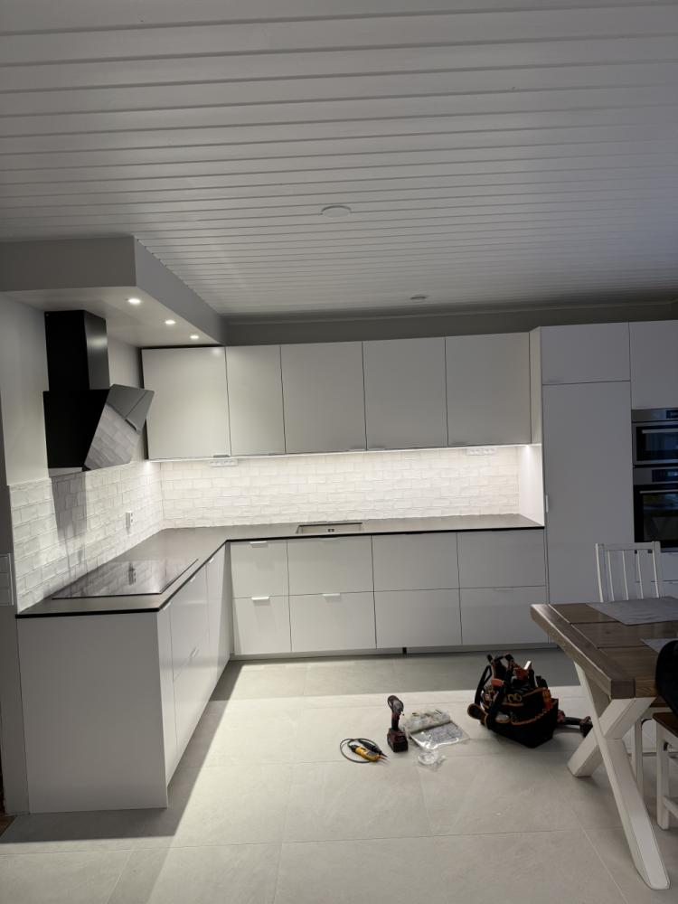 Keittiö remontti  (ikea)