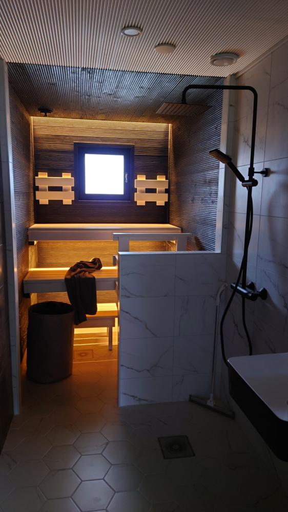 Kylpyhuone- ja saunaremontti, keittiöremontti