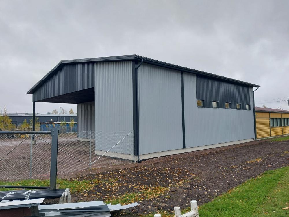 Teollisuushallin laajennus