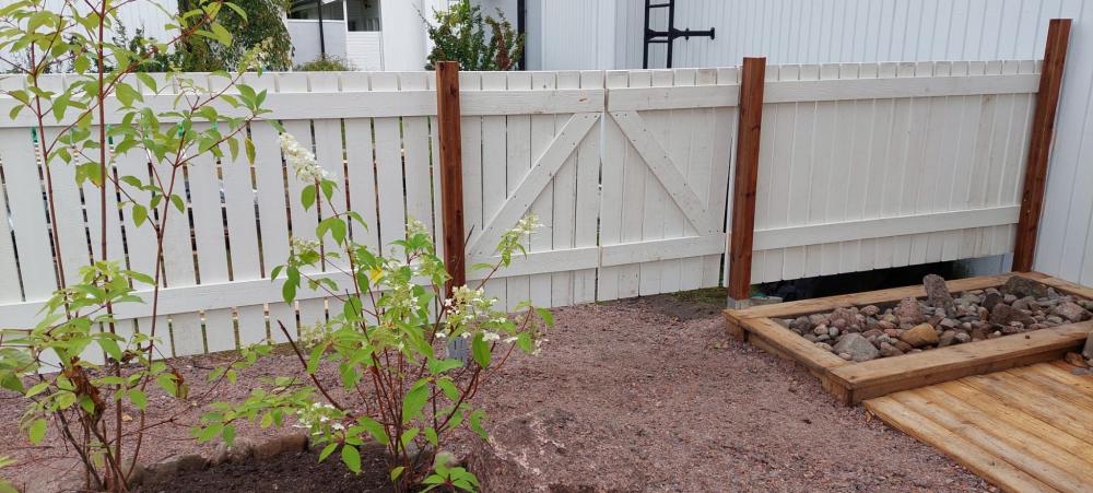 Fences and garden buildings