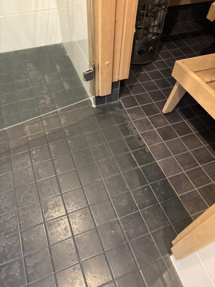 Maalatun kph lattian maalinpoisto