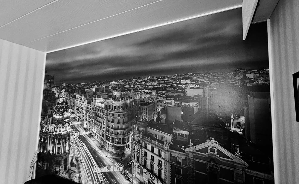 Kuvatapetin asennus omakotitaloon