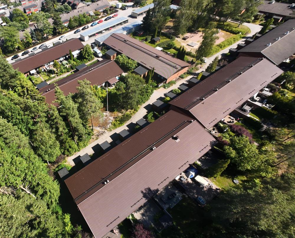 Rivitaloyhtiön katon pinnoitus + kattoturvatuotteet