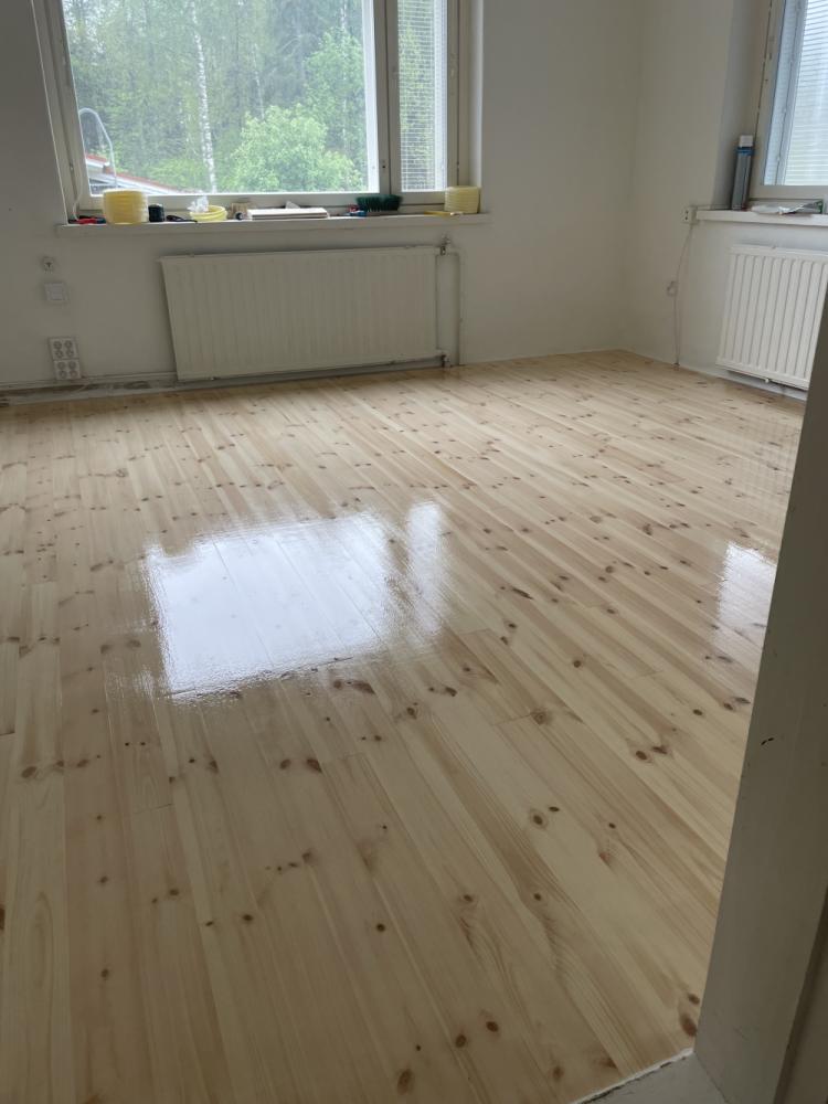 38m2 lankkulattia hionta ja valkolakkaus