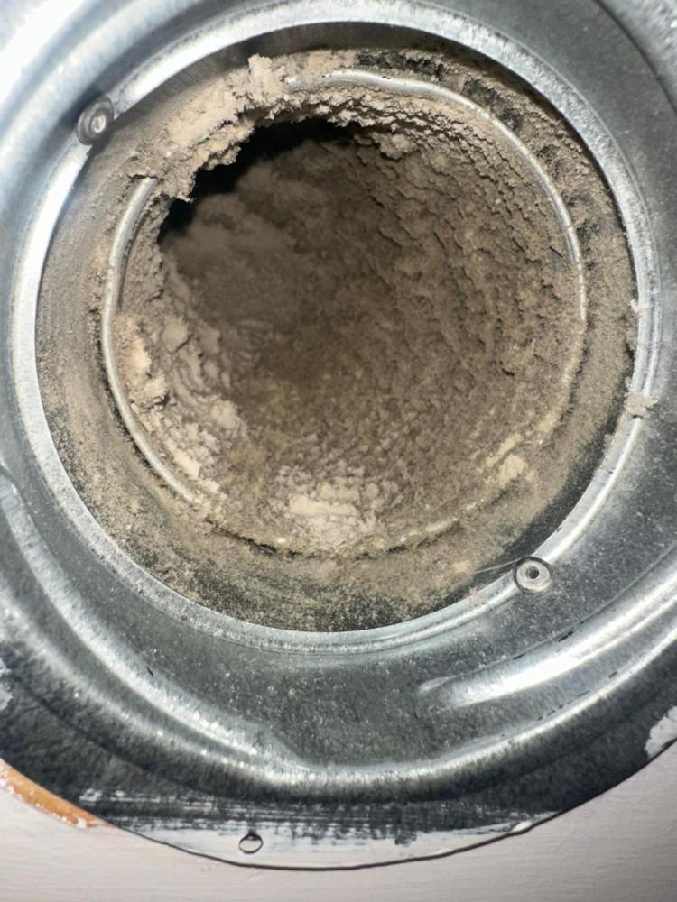 Taloyhtiön ilmanvaihtokanavien puhdistus ja ilmamäärien mittaus – As Oy Parmalan Paroni