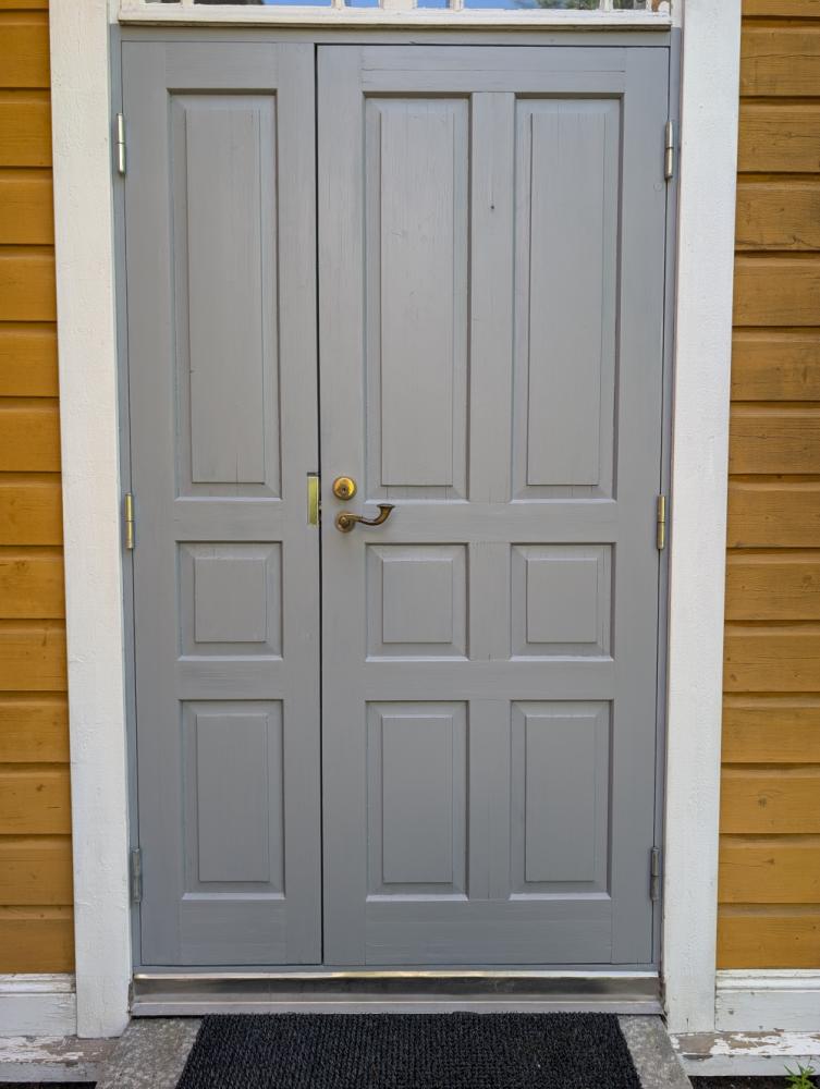 Ulko-ovien kunnostus