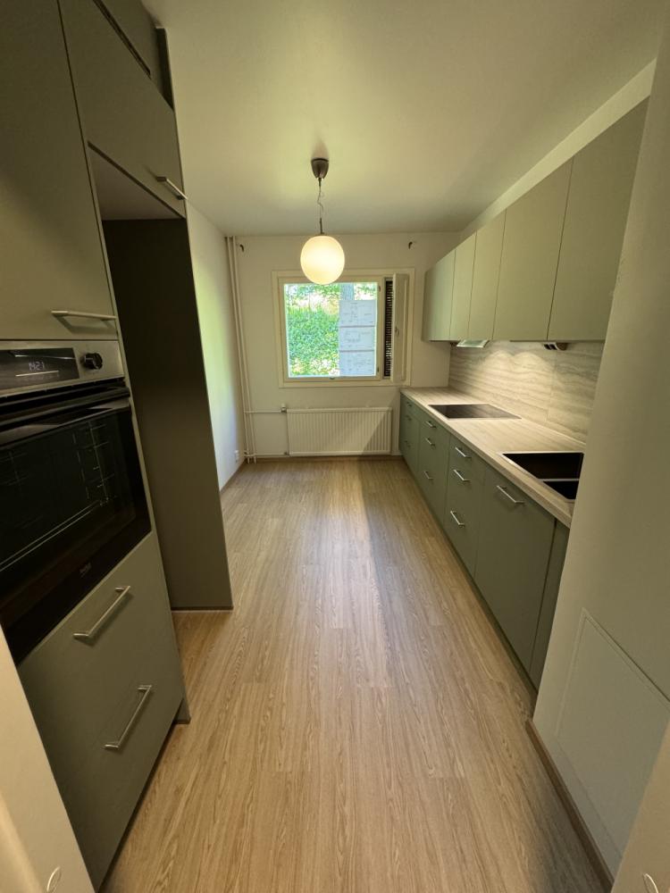 Keittiö ja lattia remontti
