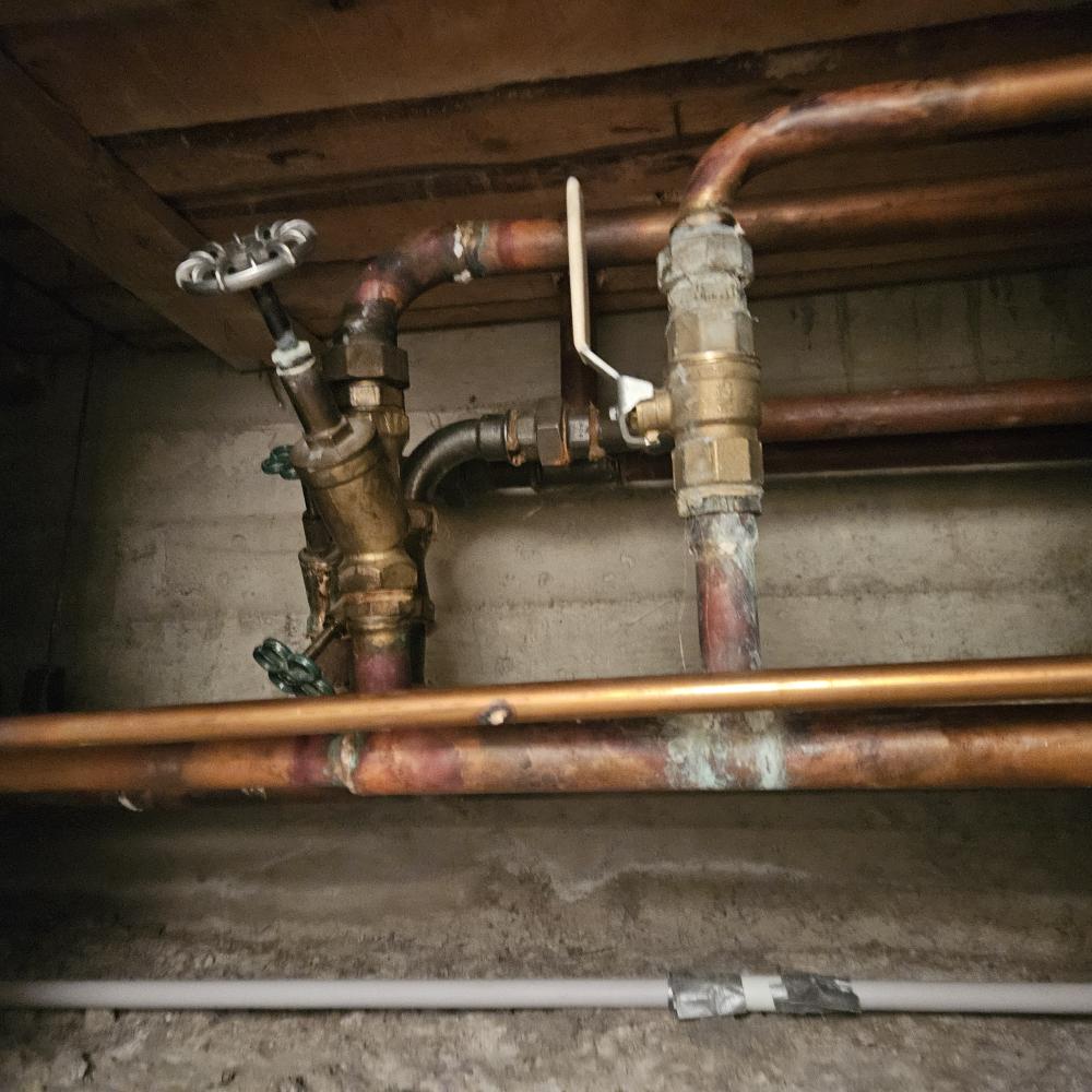 Käyttövesi&lämpö putkien vaihto+kulutusmittareiden asennus+rivitaloon