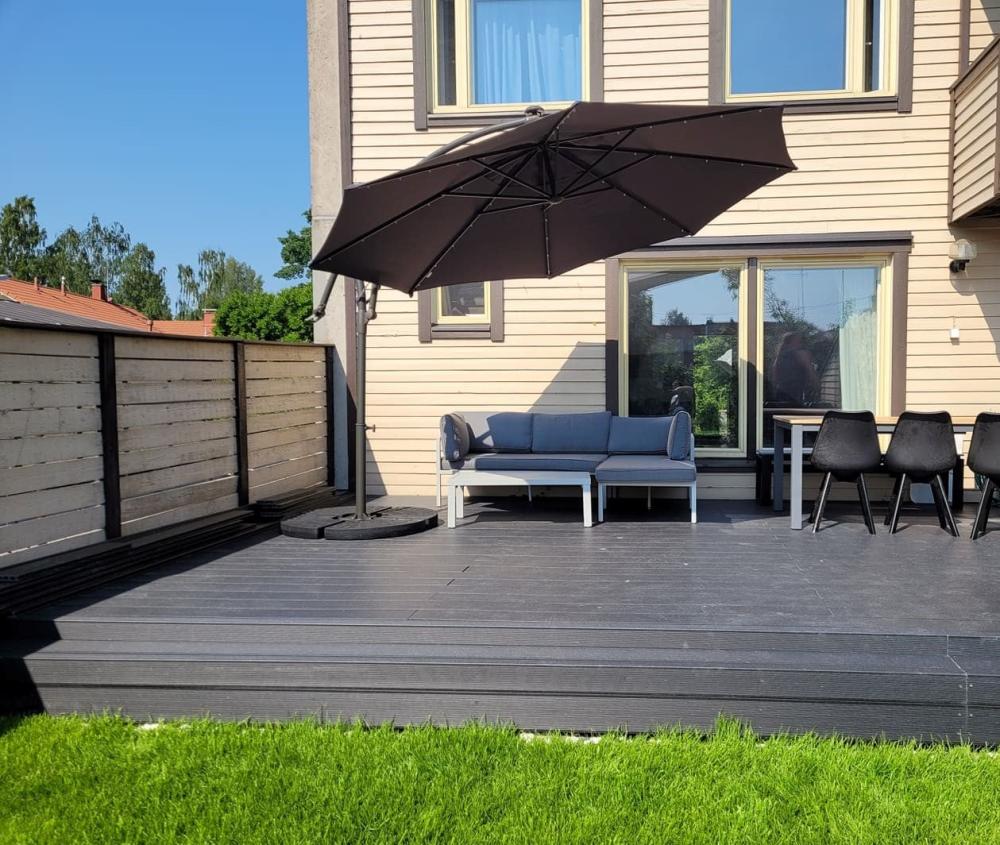 Terassin purkaminen, uuden rakennus ja pihan maisemointi