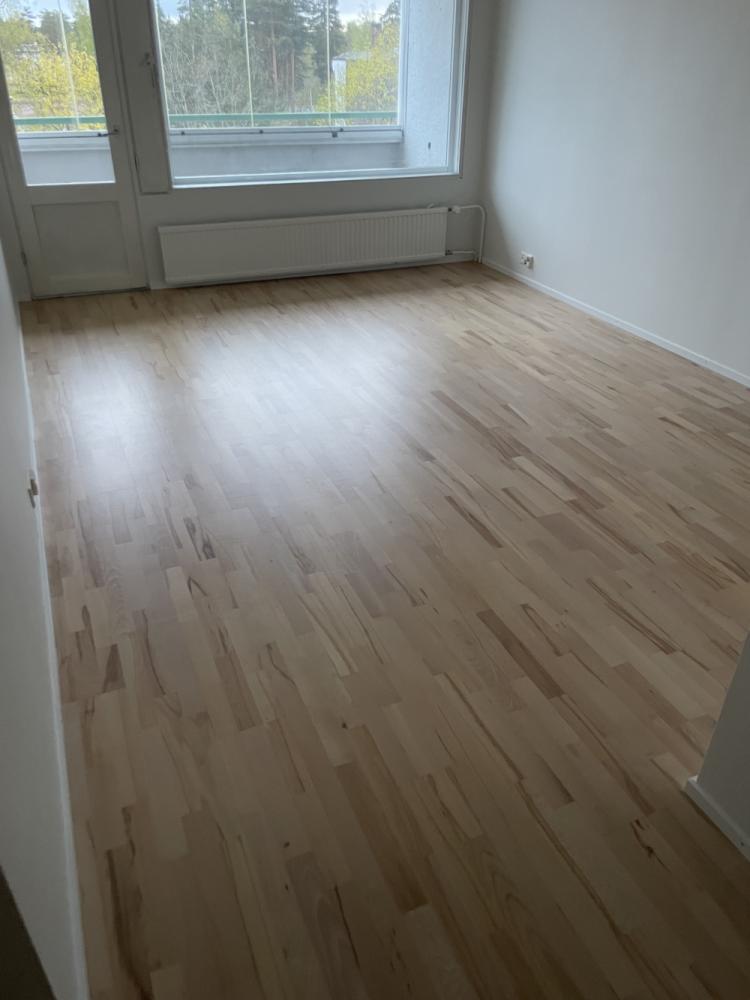 50m2 parketin hionta valkolakkaus