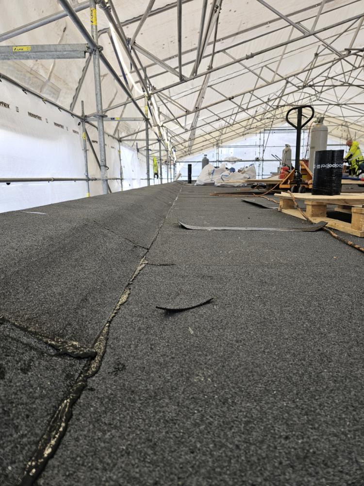 Rivitaloyhtiön vesikatto saneeraus