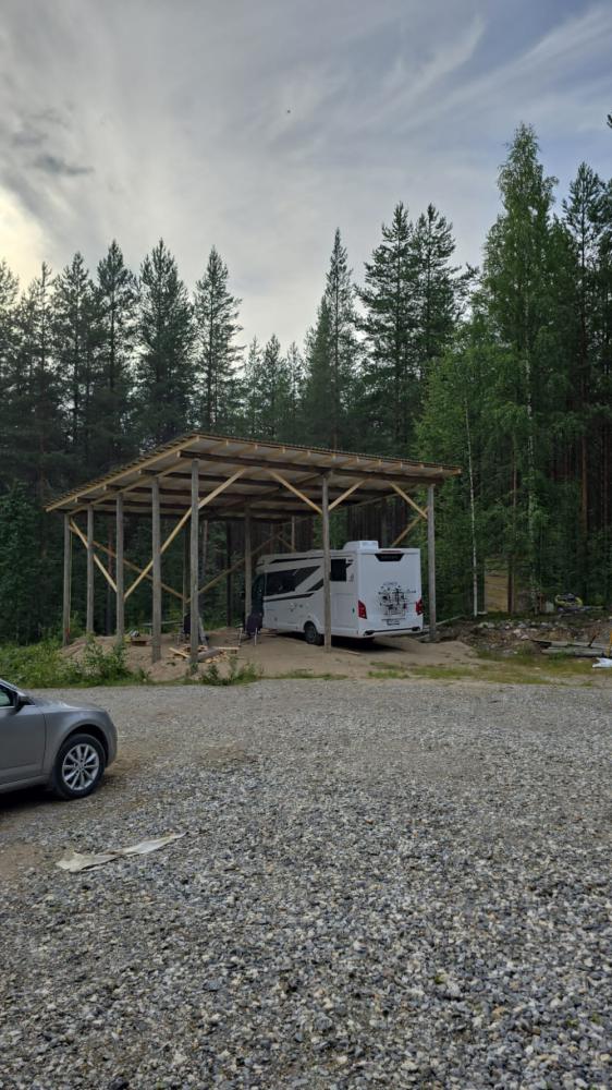 Suuren katoksen rakentaminen avaimet käteen -toteutuksena (120 m²)