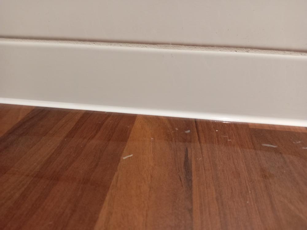 Silikonisaumojen uusintasaumaus