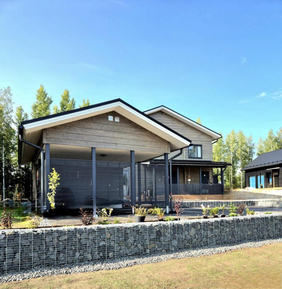 Tukimuuri yhtenäisestä kivikorista