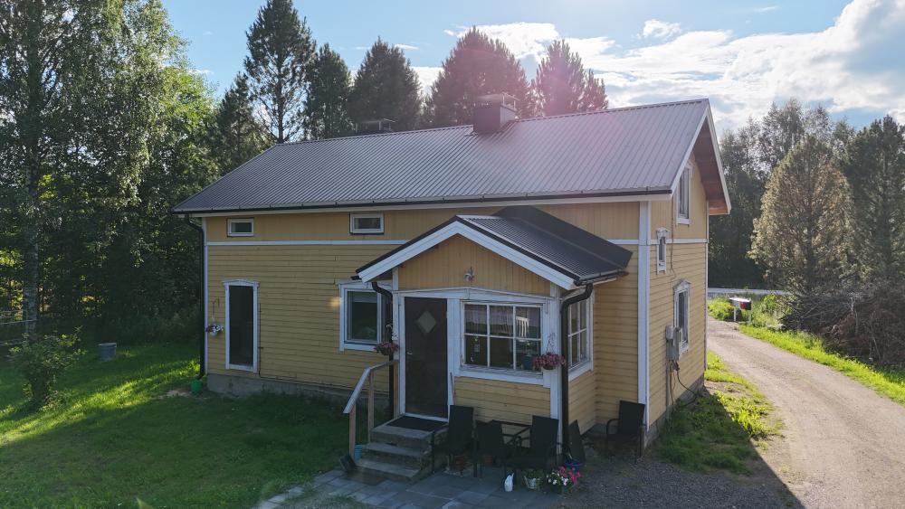 Kattoremontti omakotitaloon.