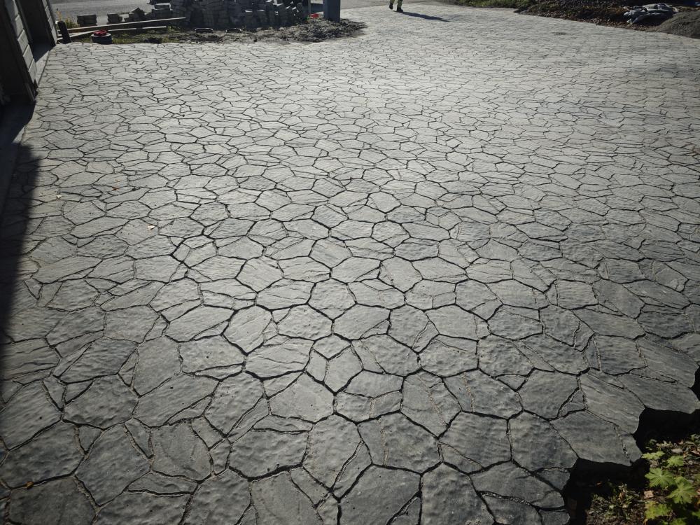 140m2 Parkkialue Luotokivestä