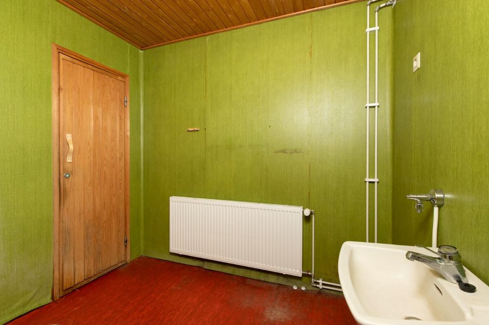 Erillistalon kylpyhuoneen ja saunan kokonaisremontti.