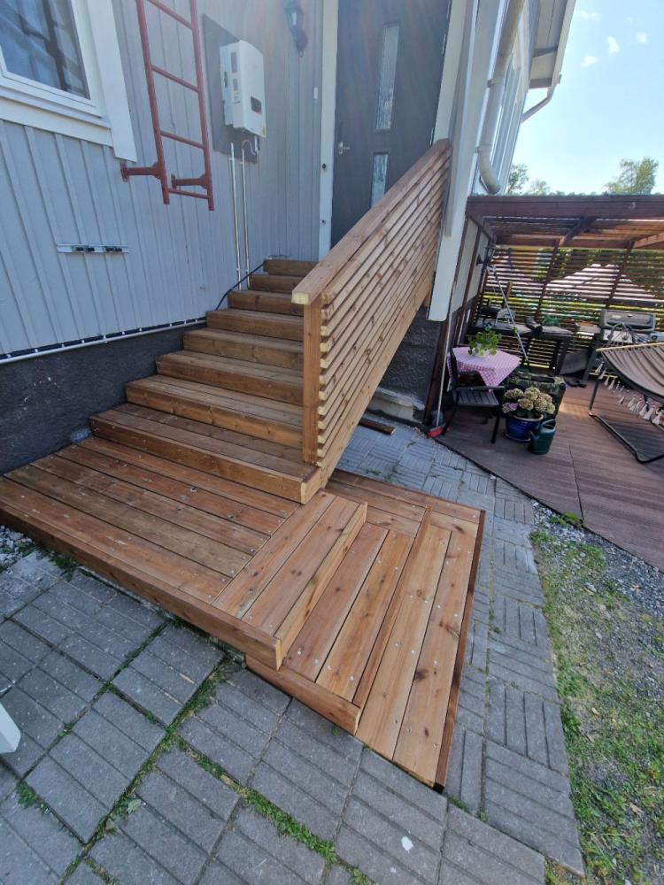 Puuportaat betoniportaan tilalle