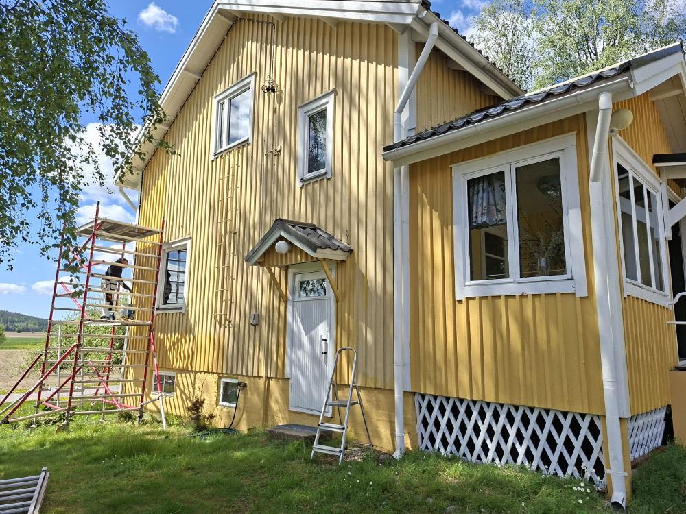 Rintamamiestalon ulkomaalaus