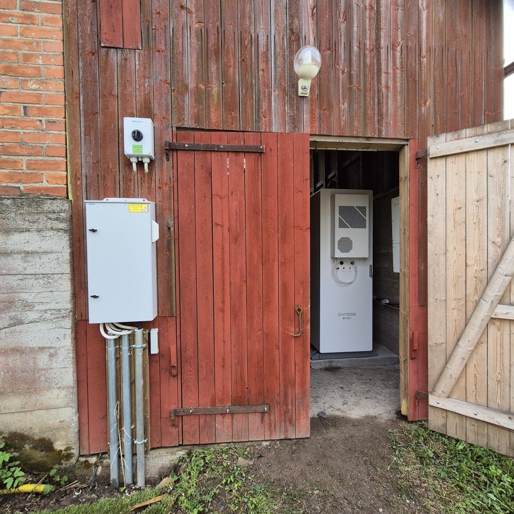 Reservimarkkinaan liitettävä akusto 40 kW invertterillä ja 100 kWh akustolla | Tampere | Toukokuu 2025