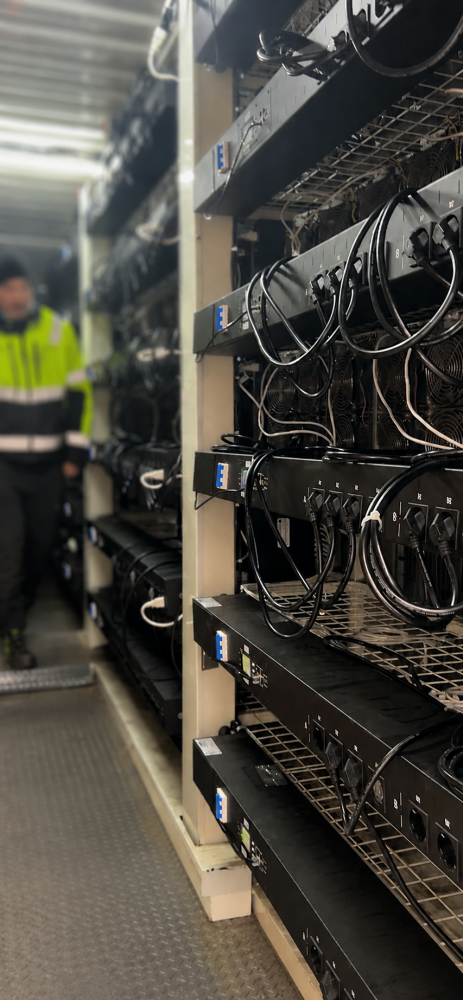 UPS-järjestelmän asennus ja käyttöönotto