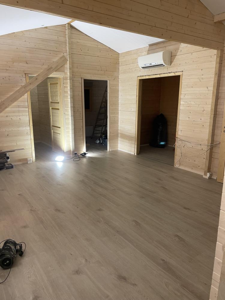 Mökki hybriidilattian asennus 70m2 + mdf-panelin asennus