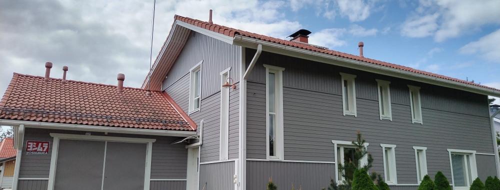 Puutalon maalaus, värin vaihto