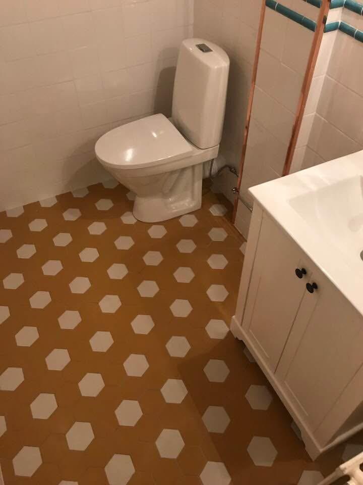 Kylpyhuoneen laatoitustyöt