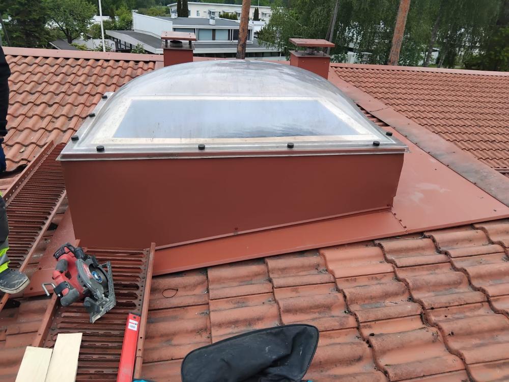 Katto ikkuna korjaus työt