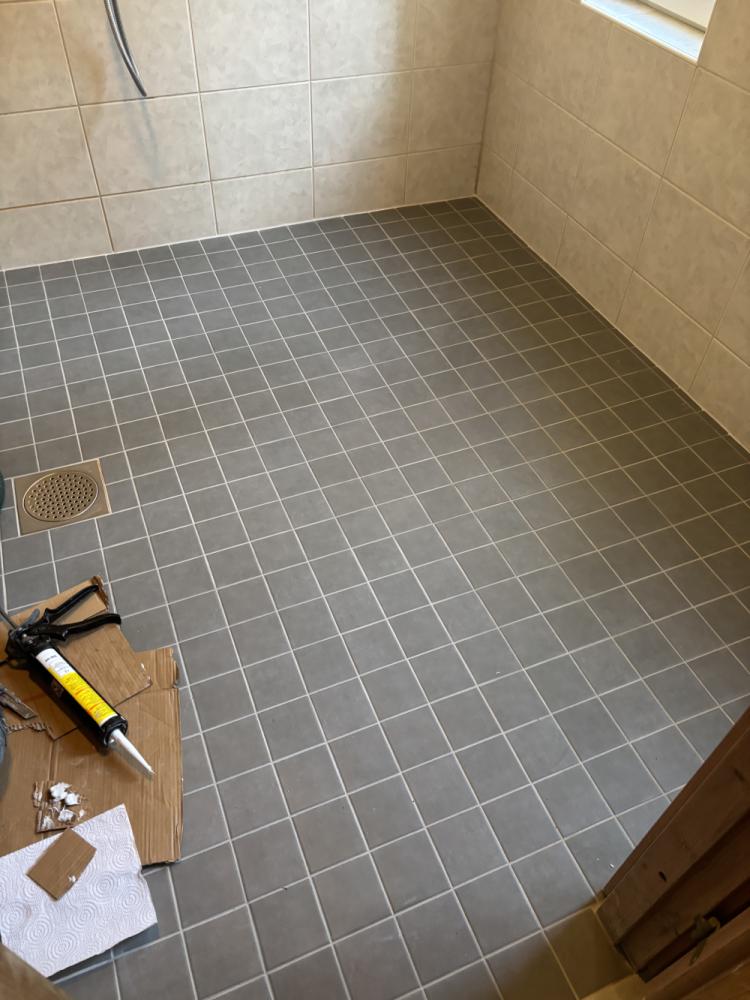 Lattian uudistaminen kph