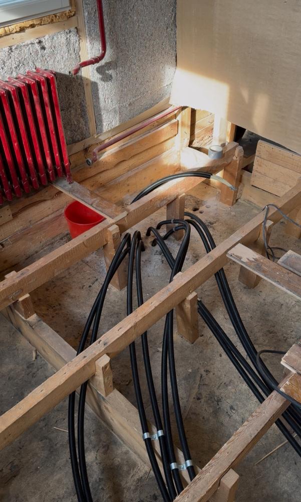 Omakotitalon lämpö-/käyttövesi verkoston sekä viemäröinnin uusinta