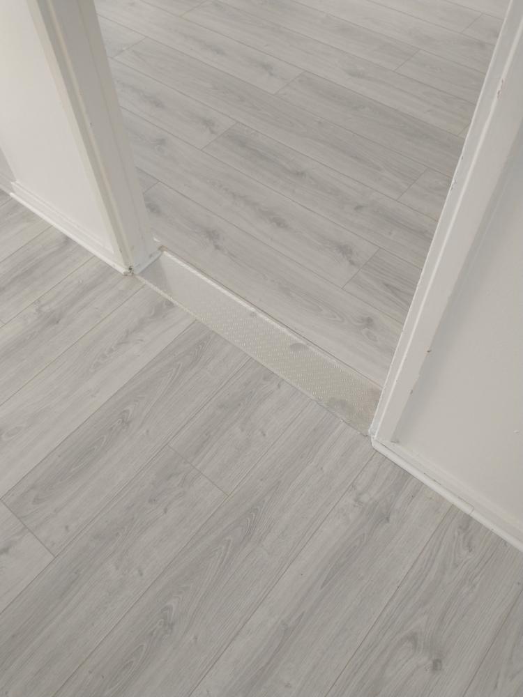 Esteetön huoneisto, kynnys poistettu