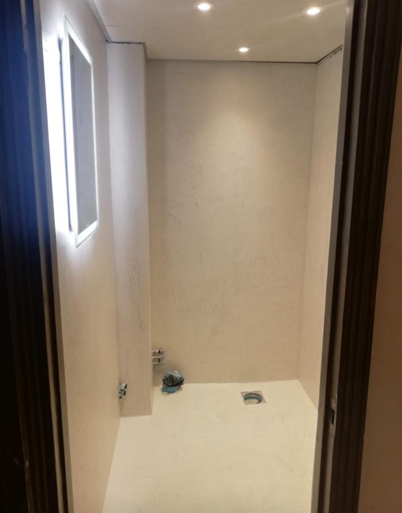 Mikrosementti kylpyhuone