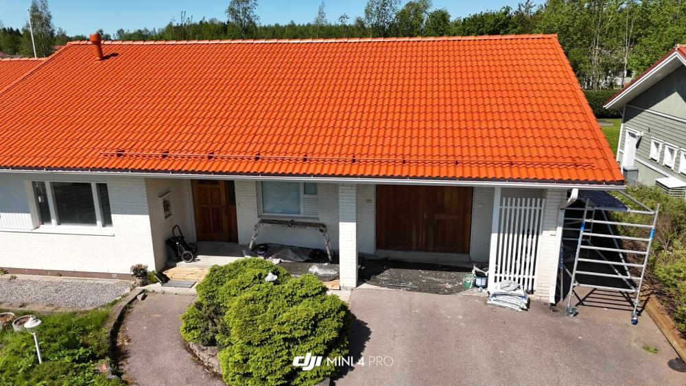 Tiilikaton pesu+maalaus