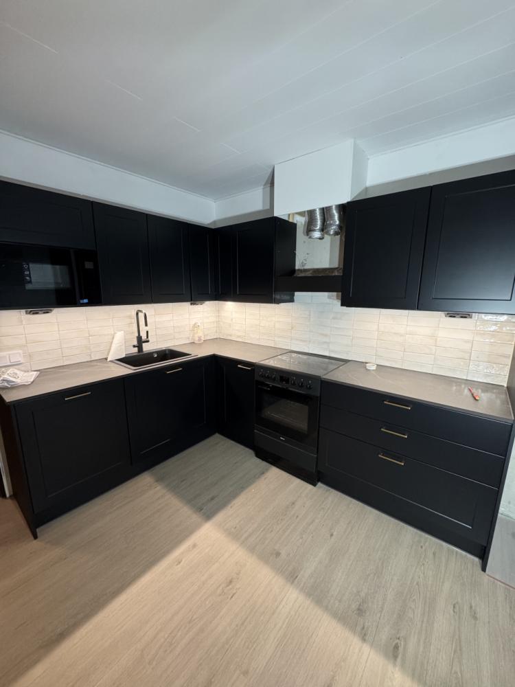 Keittiön ja lattian saneeraus