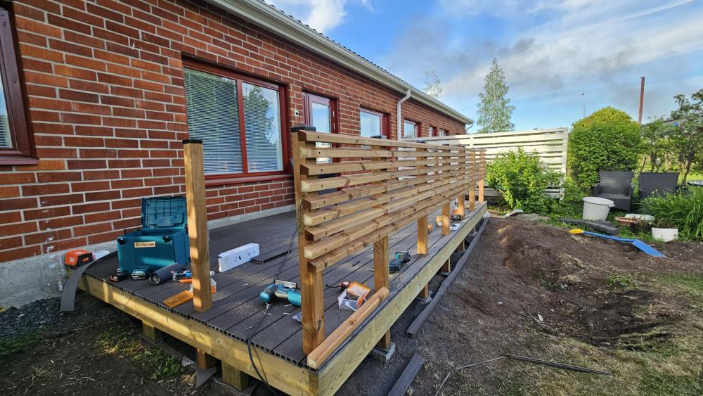 Komposiittiterassi 20m2