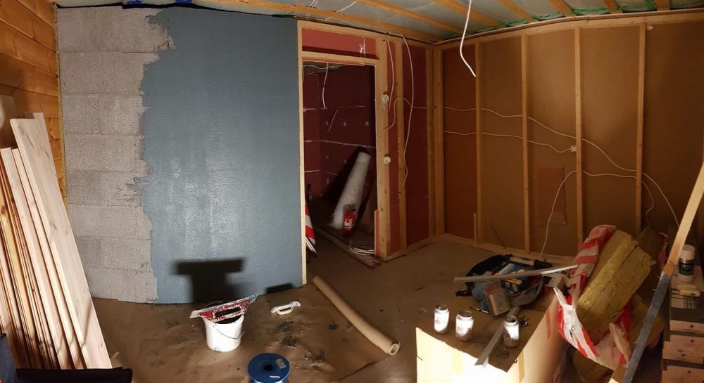 Vilvoitteluhuone ulkosaunalle + kylpyhuone ja sauna