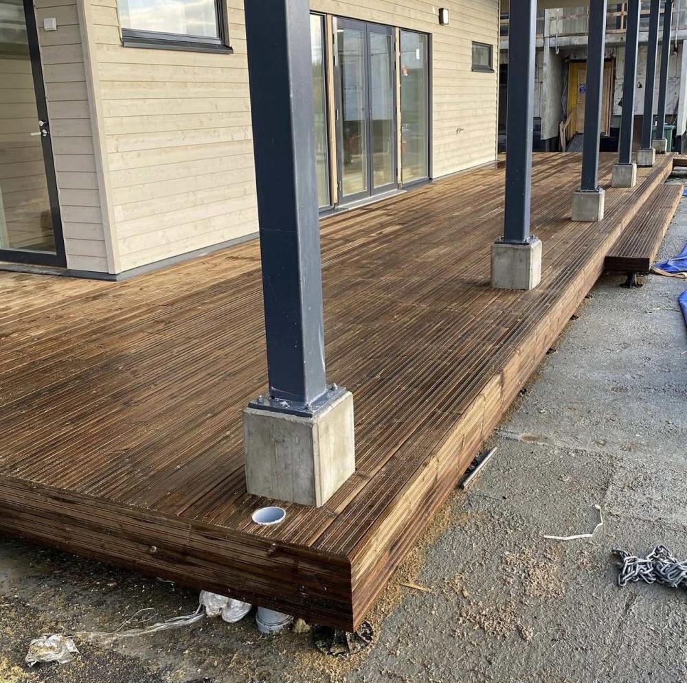 Terassi rakentamista