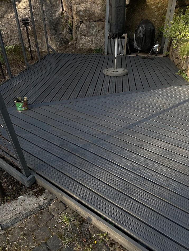 Terassin huolto ja öljyäminen.