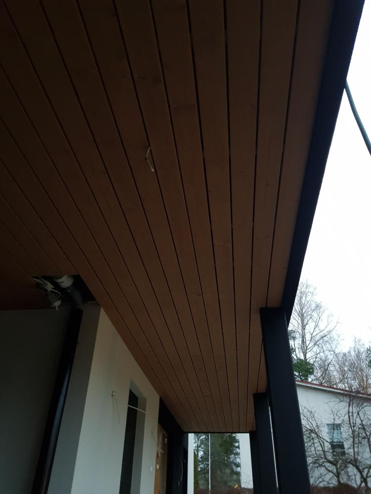 Omakotitalon katosten aluslaudoitukset