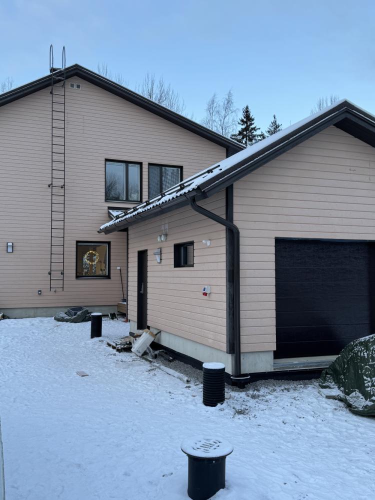 Lumiesteiden ja sadevesijärjestelmän asennus