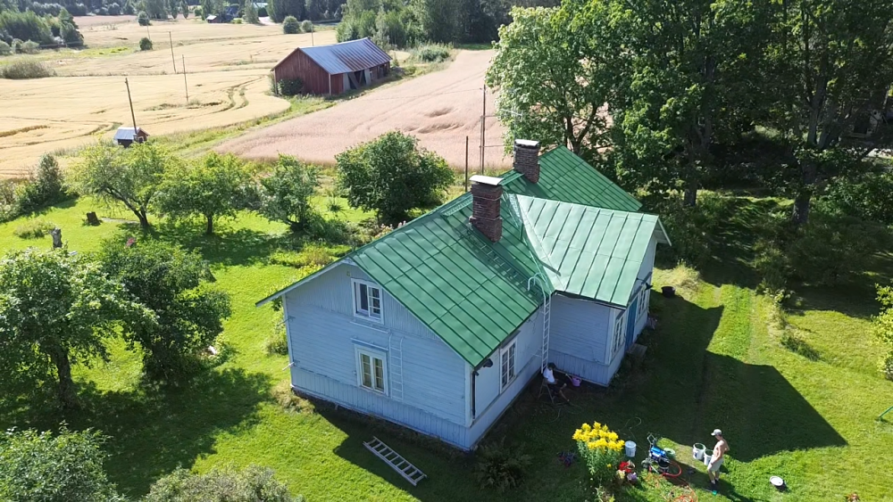 Vanhan peltikaton maalaus