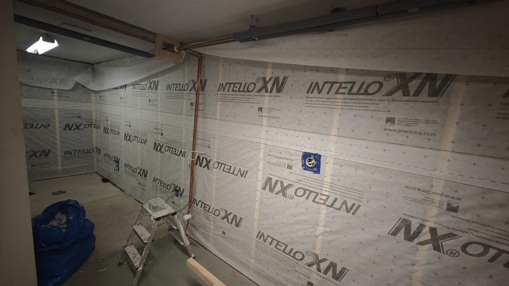 Eristetty sisäseinä