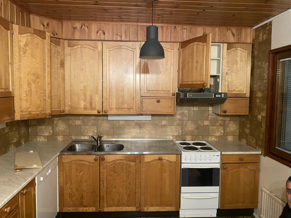 Keittiön remontti lattiasta katon. Ikean keittiö