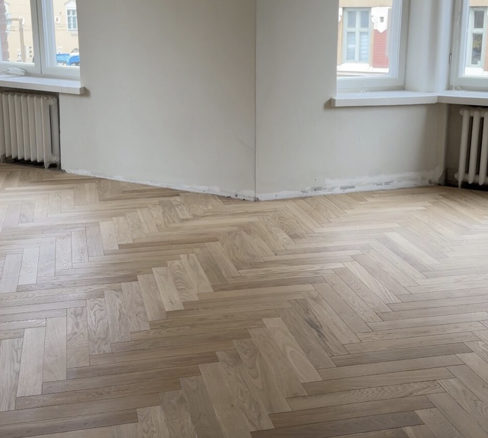 Uuden Harmonia Tammi Natur kalanruotoparketin asennus