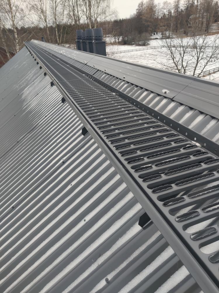 Kulkusillan asennus omakotitalon katolle