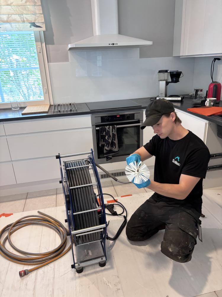 Viemäreiden huolto harjapuhdistuksella