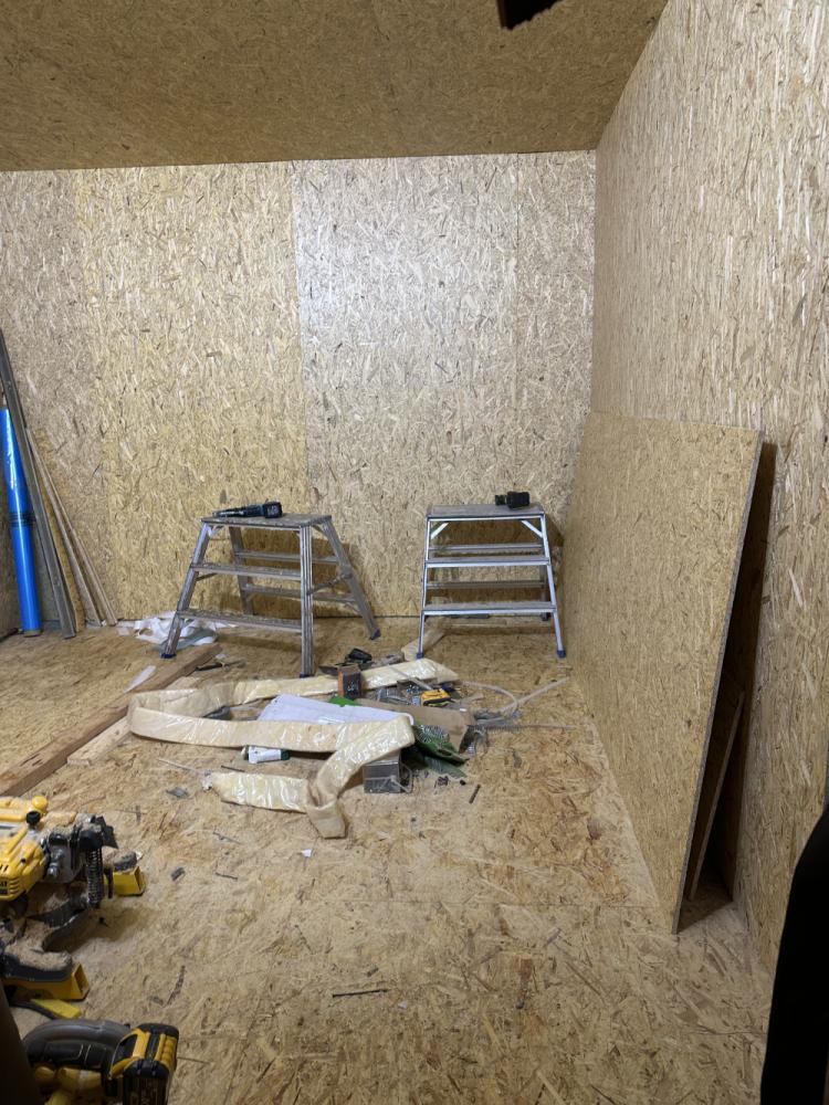 Vanhaan ulkorakennukseen lämmin varasto